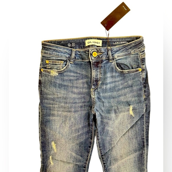 NWT DL1961 Lara intercept cropped flare mid tone distressed frayed hems size 26 - Picture 4 of 9